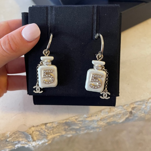 Chanel Earrings - Picture 1 of 3